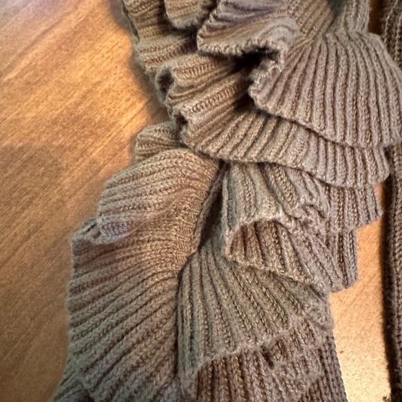 BP Ruffled Sleeve cut out sweater - Picture 9 of 9